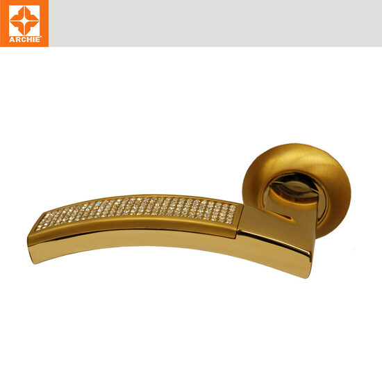 Iekšdurvju rokturis ARCHIE AH10132A-71 – zelta apdare ar kristāliem