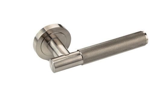 Iekšdurvju rokturis Legartis AL12A155-78–  hroma tonis, moderns dizains